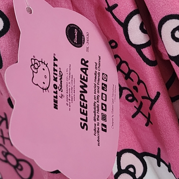 NEW! Hello Kitty Pajama Set pink kitty bow soft cozy shirt and pants gift set - Picture 4 of 4